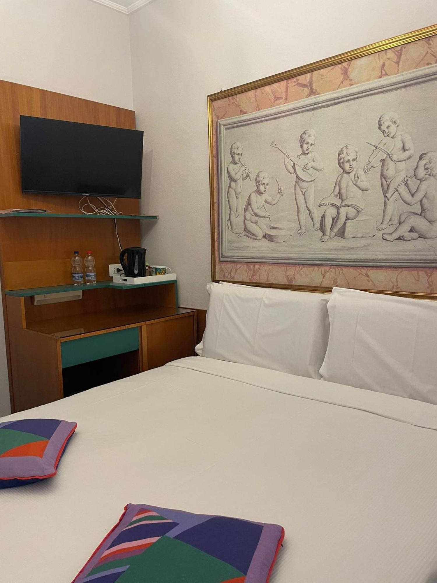 Hotel La Bussola Cittiglio Bagian luar foto