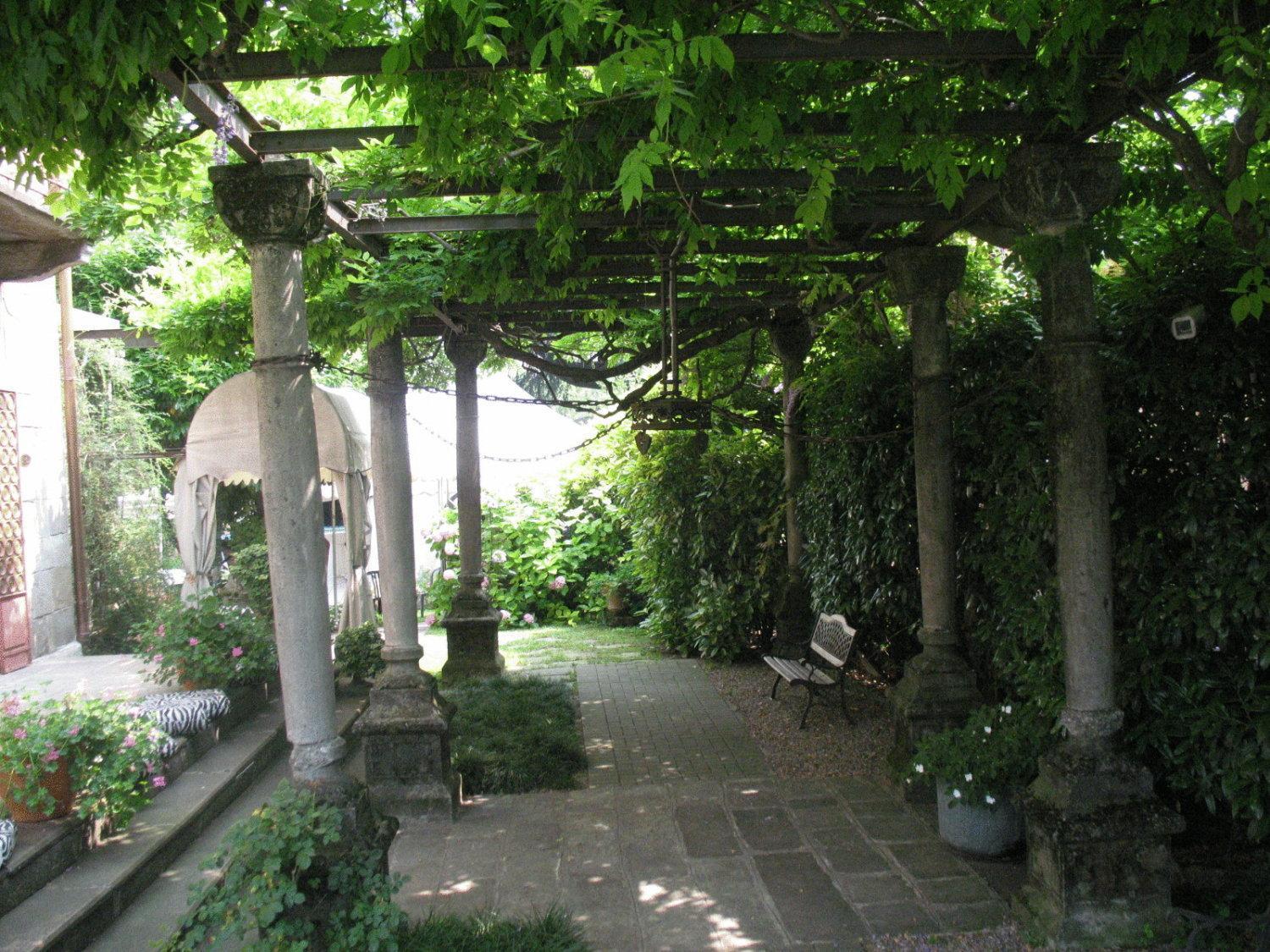 Hotel La Bussola Cittiglio Bagian luar foto