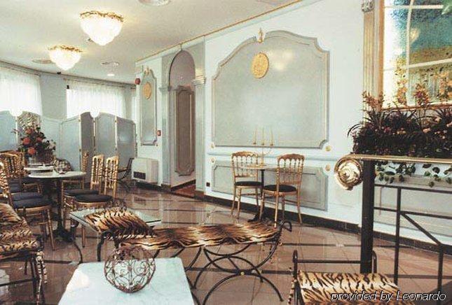 Hotel La Bussola Cittiglio Bagian luar foto