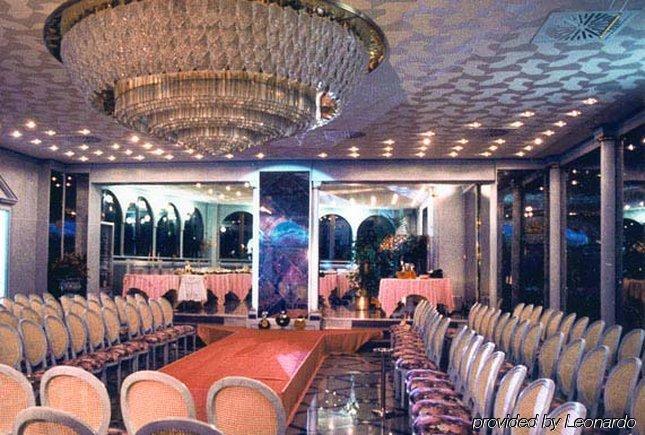 Hotel La Bussola Cittiglio Bagian luar foto