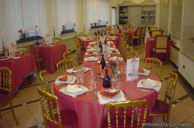 Hotel La Bussola Cittiglio Bagian luar foto